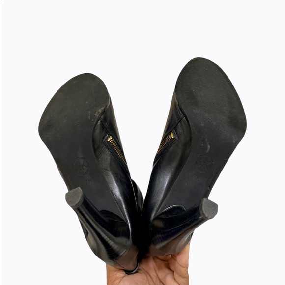 Micheal Kors High Heel Leather Boots - Picture 5 of 6